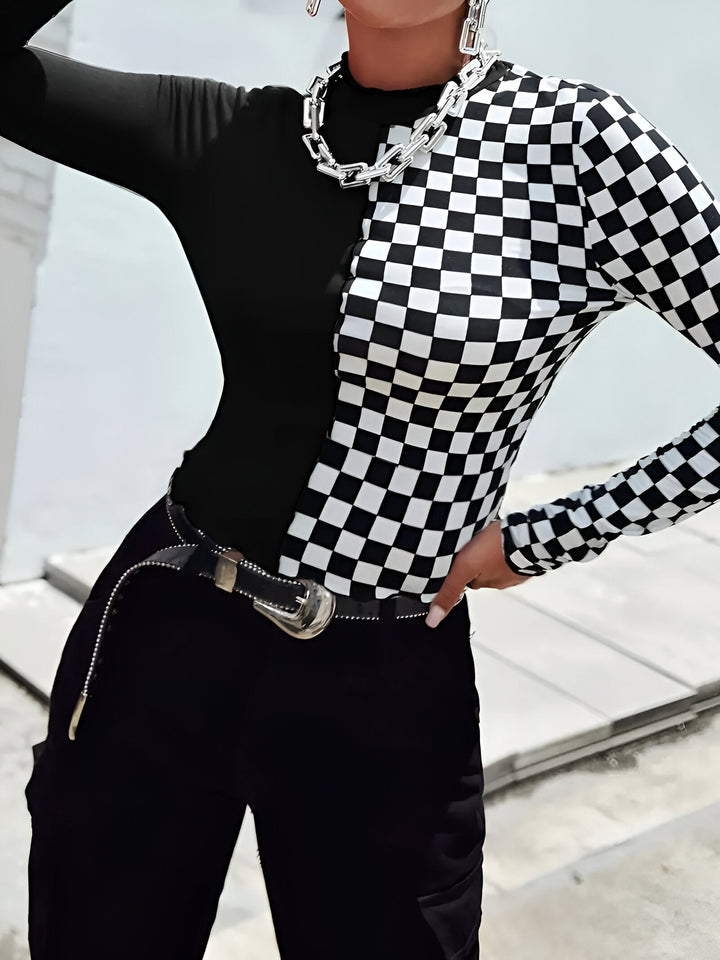 <div>Cyra - Top Color Block Elegante per un Look alla Moda</div>