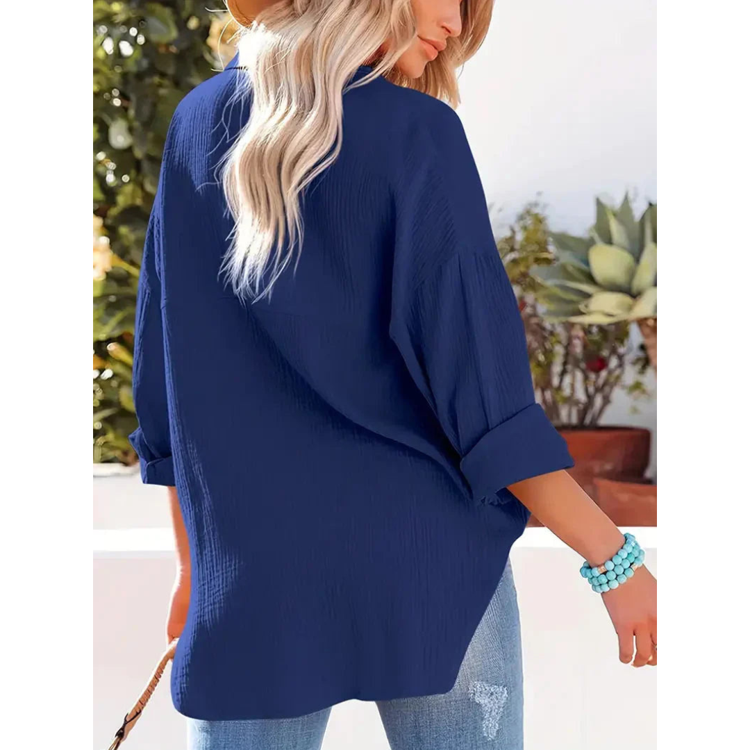Elegante camicia da donna a maniche lunghe con chiusura classica a bottoni