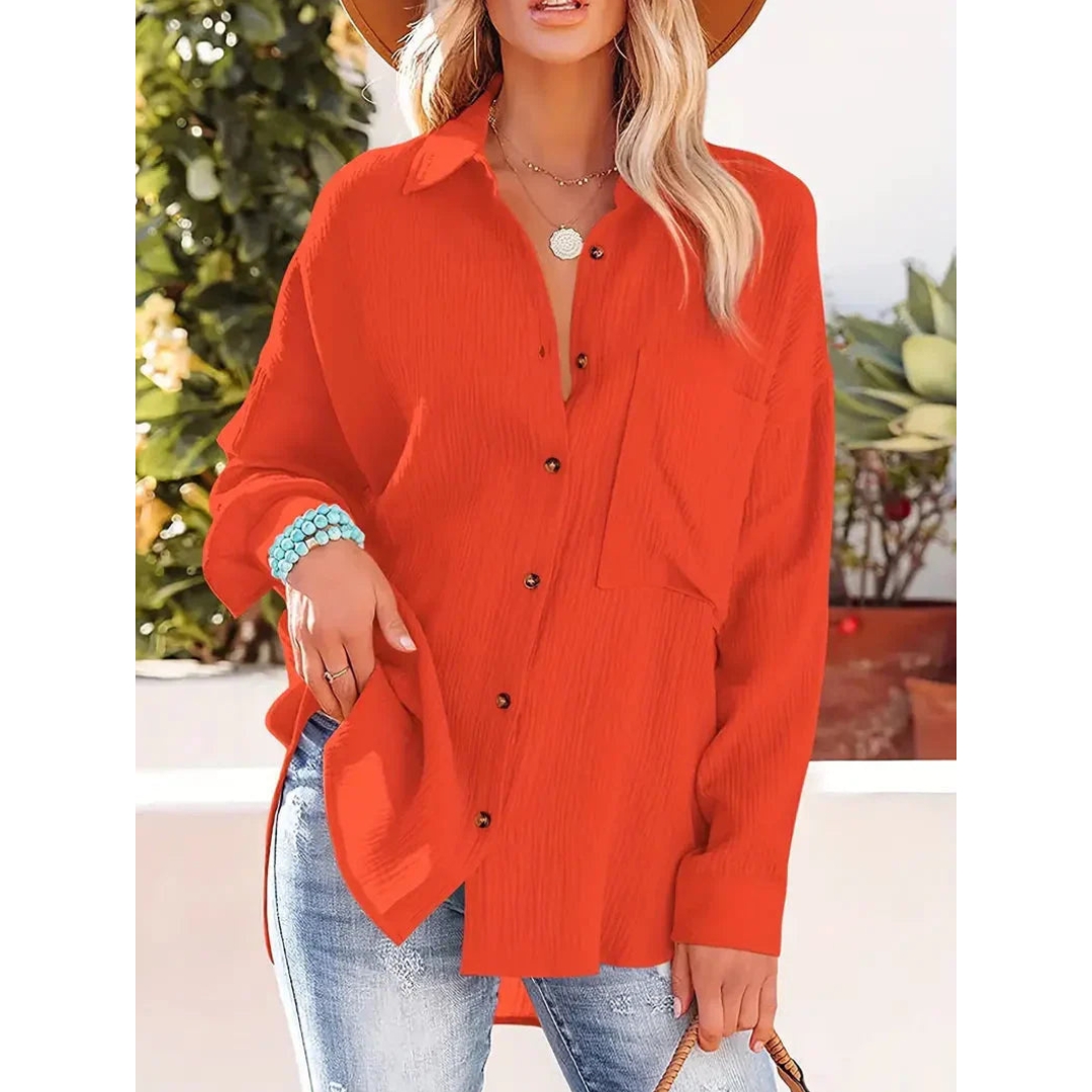 Elegante camicia da donna a maniche lunghe con chiusura classica a bottoni