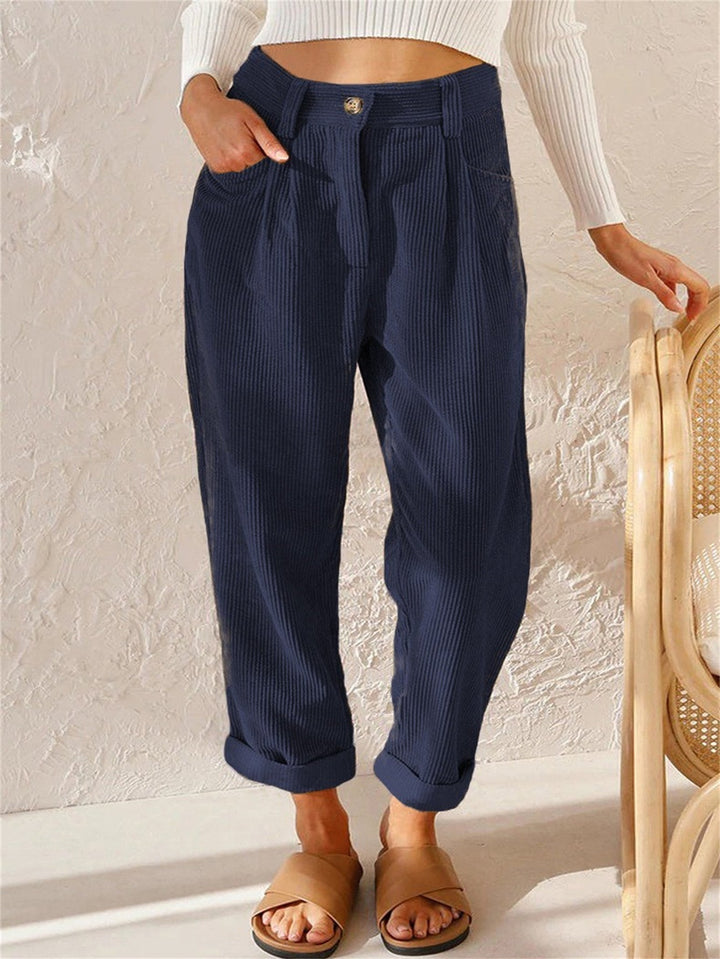 Pantaloni eleganti da donna in velluto a coste con gamba dritta - Un look classico ed elegante
