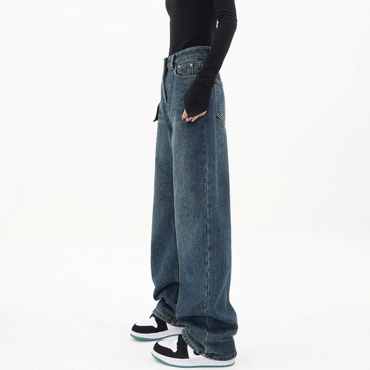 Jeans da donna dal taglio dritto e rilassato: una scelta comoda ed elegante per ogni occasione.