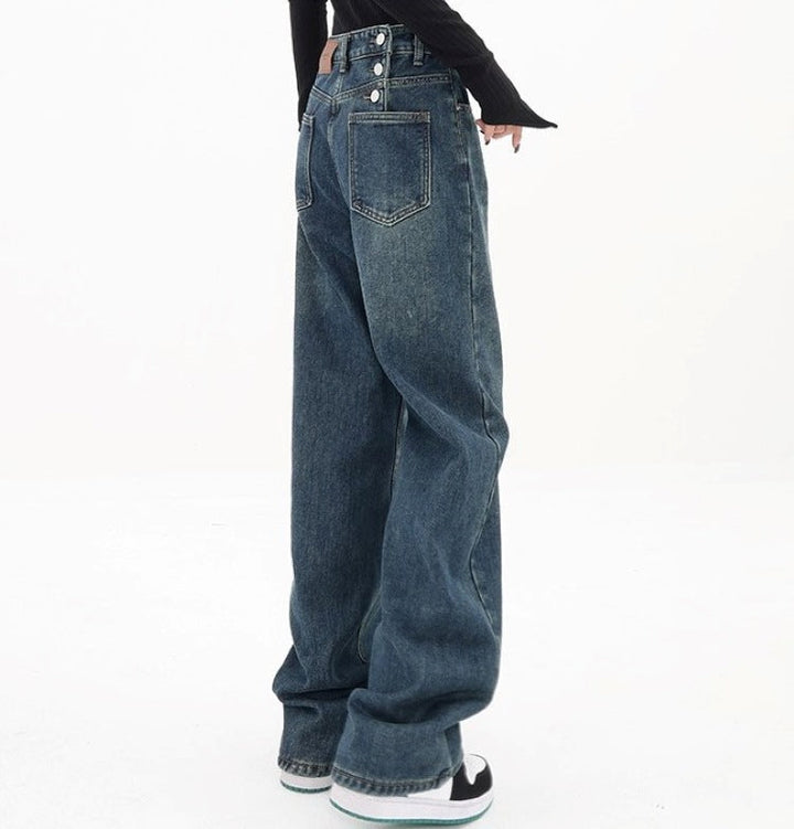 Jeans da donna dal taglio dritto e rilassato: una scelta comoda ed elegante per ogni occasione.