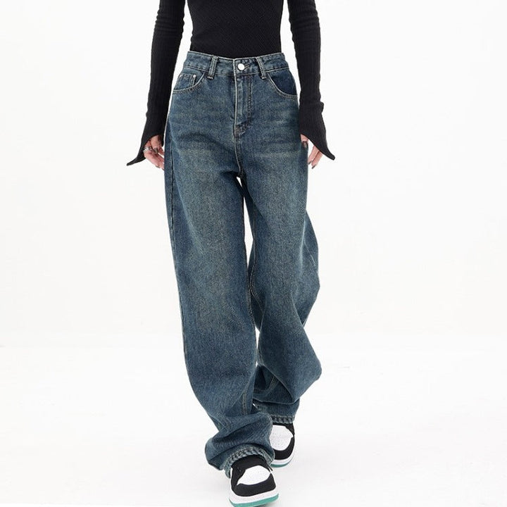 Jeans da donna dal taglio dritto e rilassato: una scelta comoda ed elegante per ogni occasione.