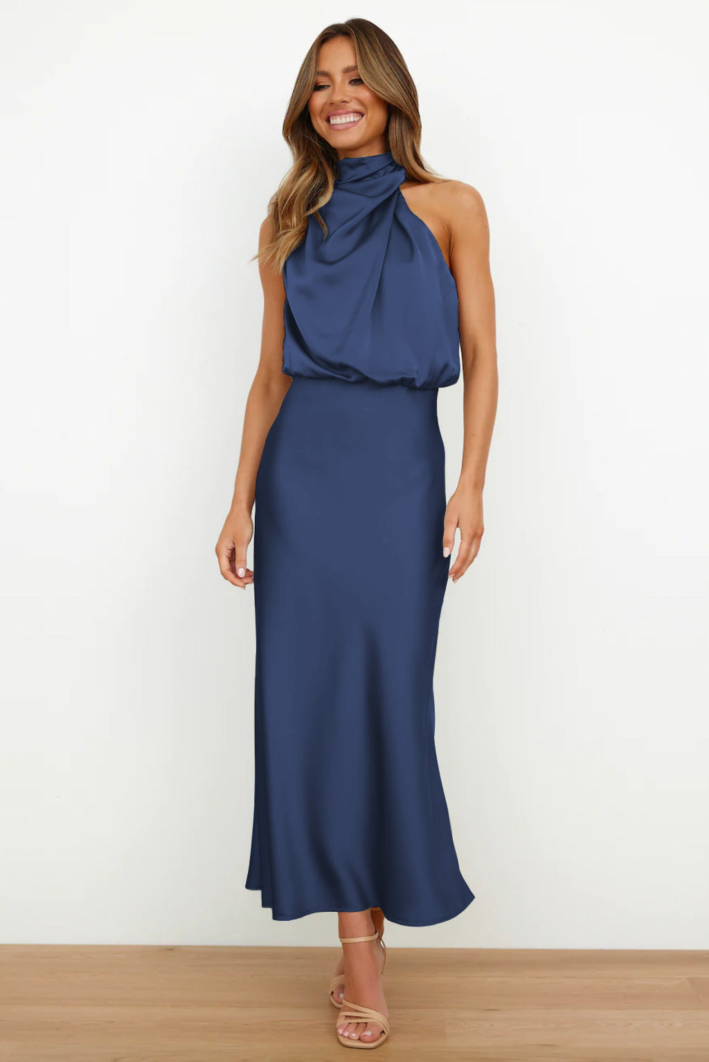 Maria™ - Abito in raso senza maniche con scollo a tartaruga