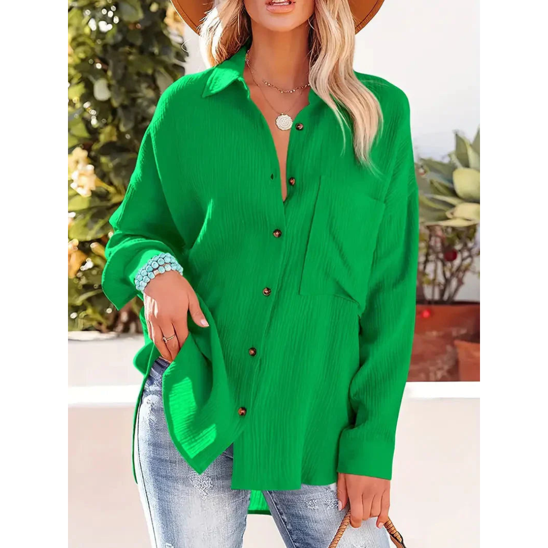 Elegante camicia da donna a maniche lunghe con chiusura classica a bottoni