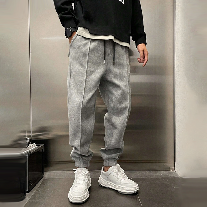 Comodi pantaloni sportivi da uomo con elastico in vita per la massima libertà di movimento