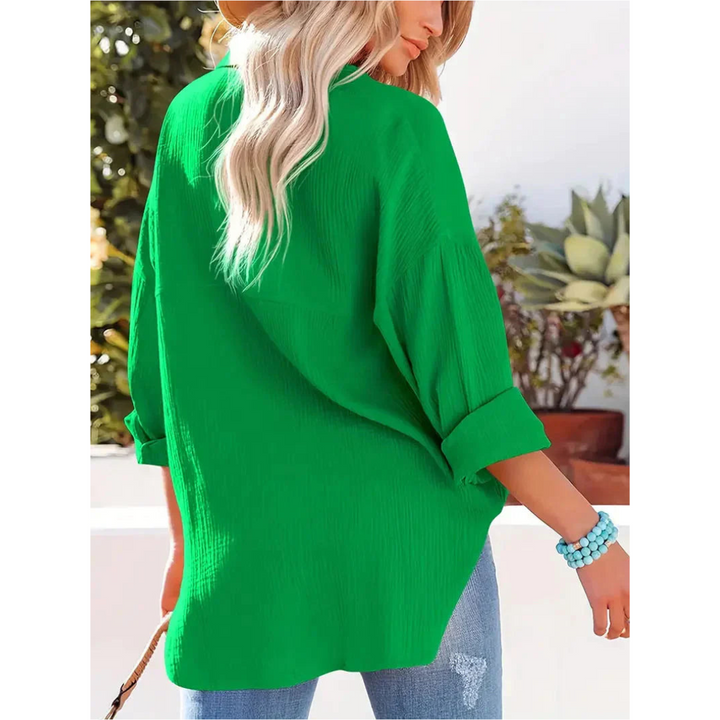 Elegante camicia da donna a maniche lunghe con chiusura classica a bottoni