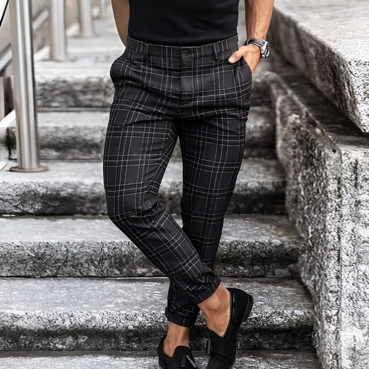 Eleganti pantaloni slim fit da uomo con motivo a quadri di tendenza: un look unico e alla moda