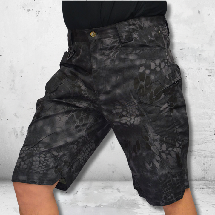Eleganti pantaloncini cargo da uomo in stile militare - un must per le giornate estive