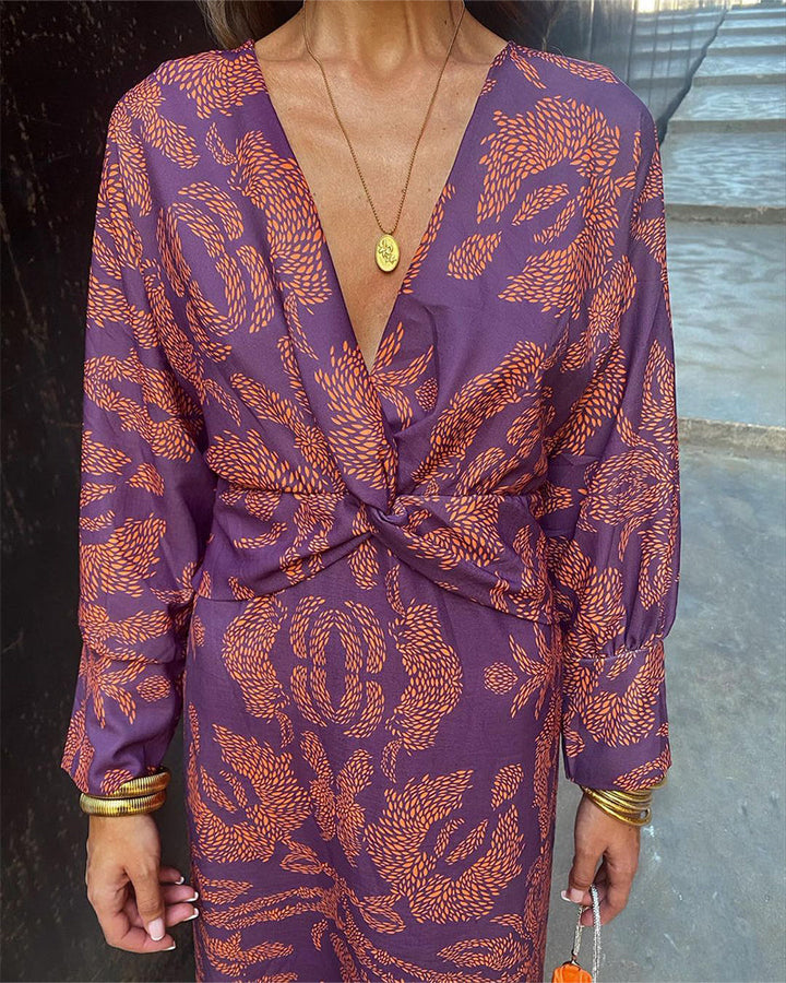 <div>Luna - Abito in Seta Elegante per un Look Raffinato</div>
