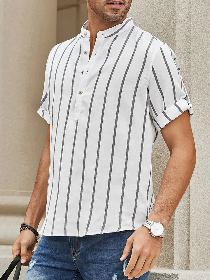 Elegante t-shirt da uomo a maniche corte a righe senza tempo