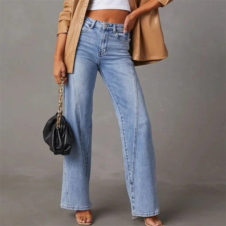 Jeans da donna svasati alla moda per un look elegante e distintivo