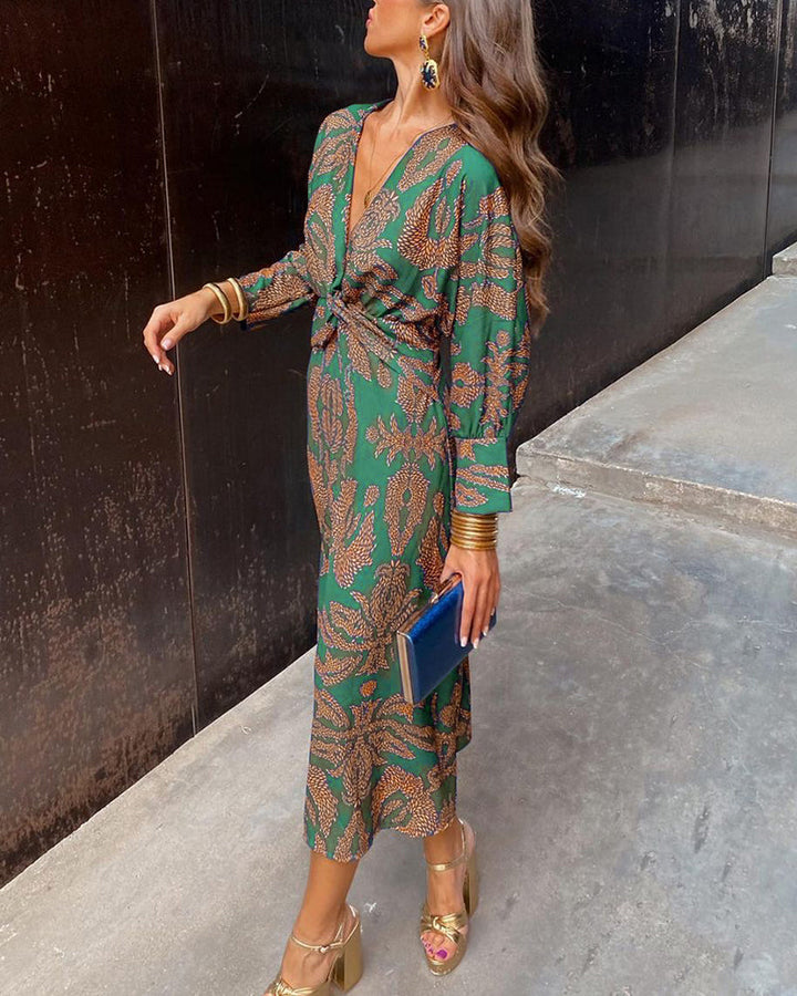 <div>Luna - Abito in Seta Elegante per un Look Raffinato</div>