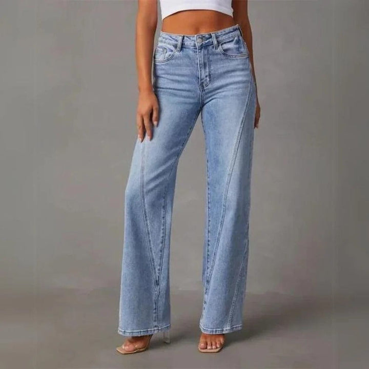 Jeans da donna svasati alla moda per un look elegante e distintivo
