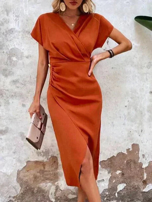 <p>Cerys - Elegante abito midi con splendida drappeggiatura per donne</p>