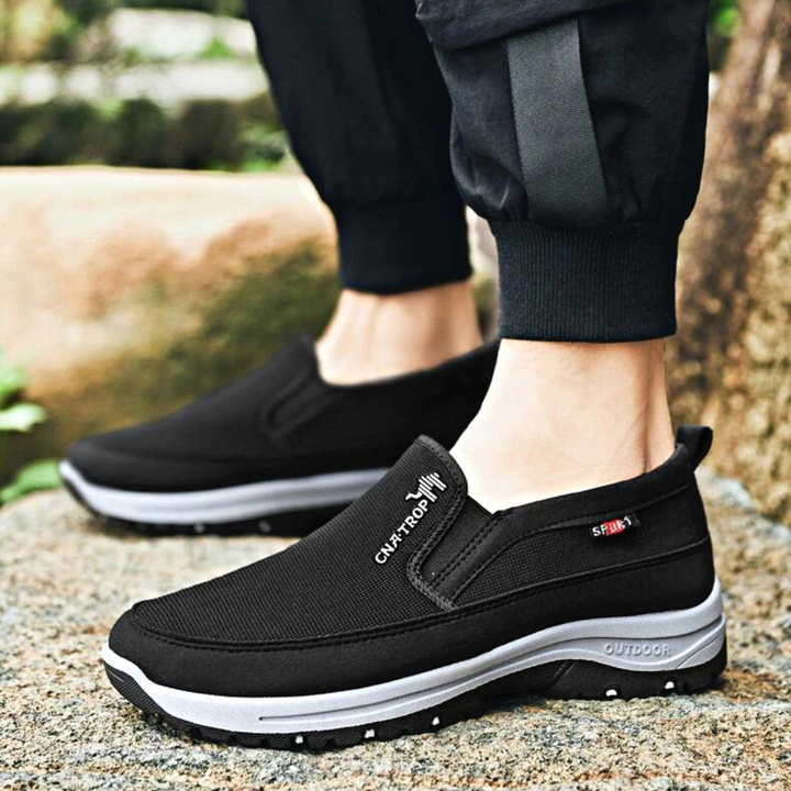 Scarpe da trekking da uomo comode e traspiranti - ideali per qualsiasi avventura