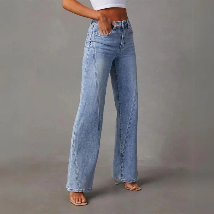 Jeans da donna svasati alla moda per un look elegante e distintivo