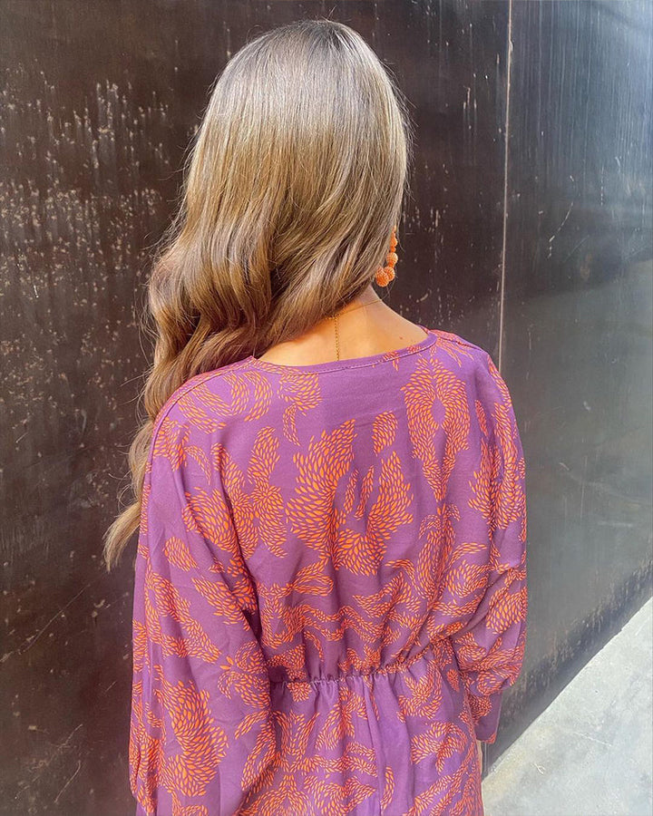 <div>Luna - Abito in Seta Elegante per un Look Raffinato</div>