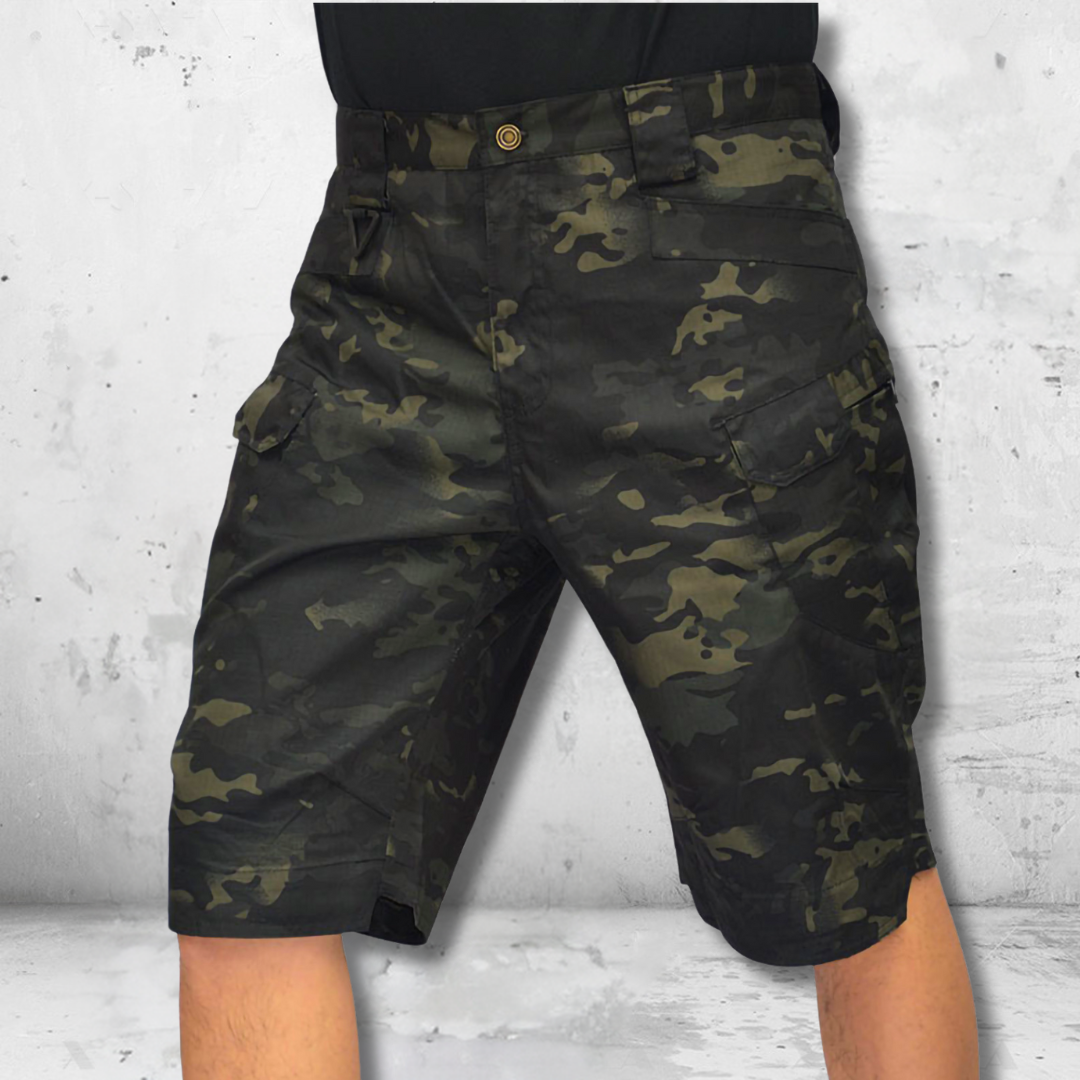 Eleganti pantaloncini cargo da uomo in stile militare - un must per le giornate estive