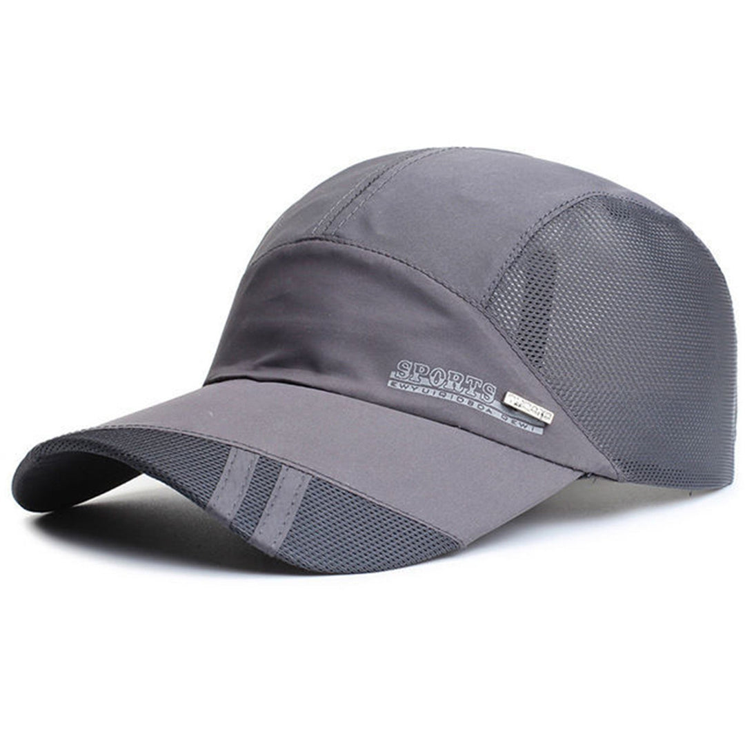Equipaggiatevi con un berretto sportivo da uomo regolabile per il massimo comfort e uno stile moderno.