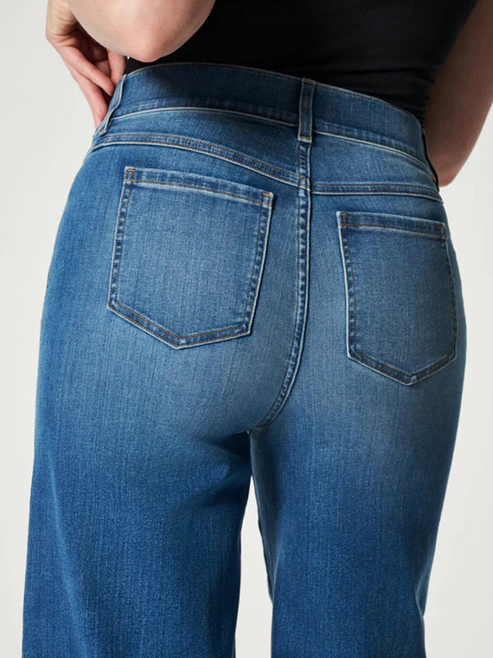 Eleganti jeans da donna a gamba larga per un look comodo e alla moda