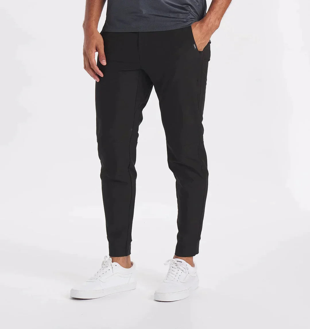 Pantaloni business da uomo esclusivi e oversize: una garanzia di stile elegante