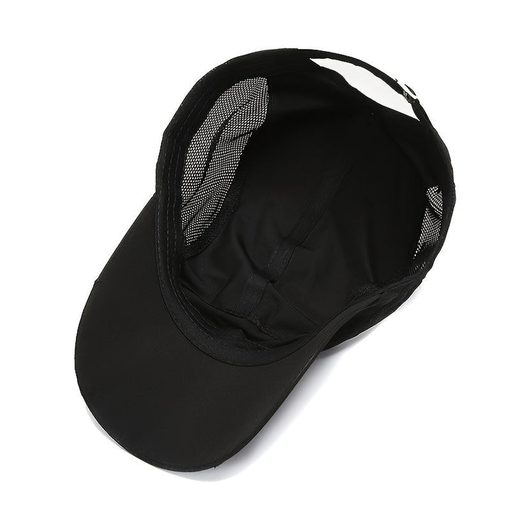Equipaggiatevi con un berretto sportivo da uomo regolabile per il massimo comfort e uno stile moderno.