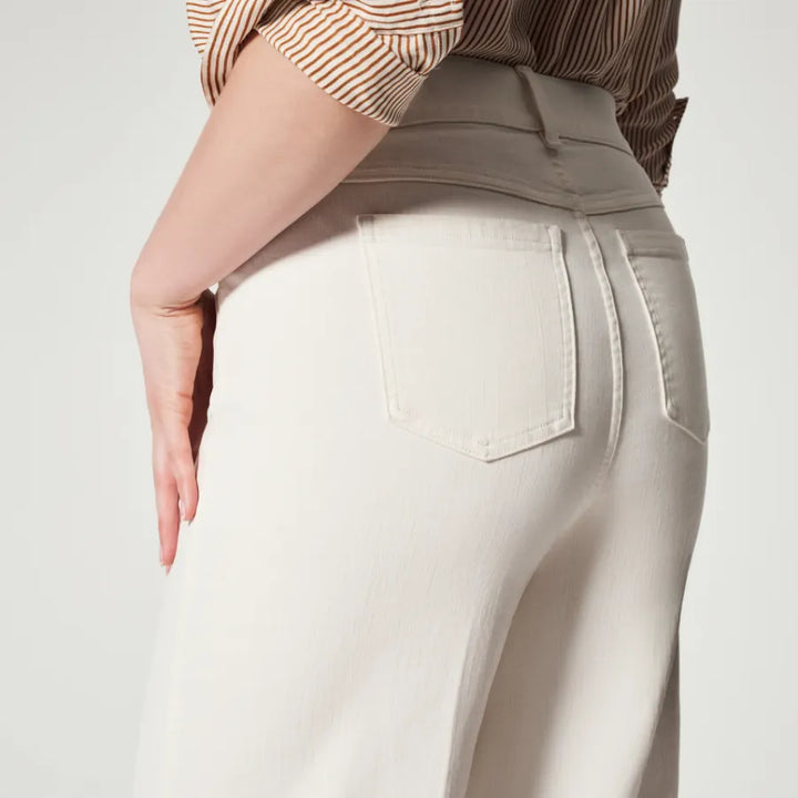 Eleganti jeans da donna a gamba larga per un look comodo e alla moda