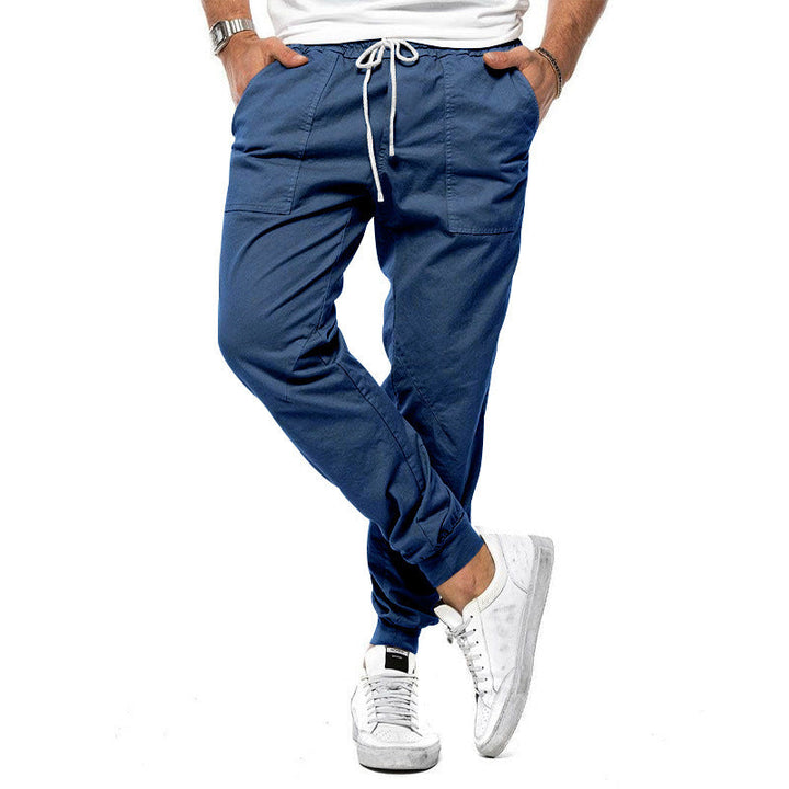 Comodi pantaloni da uomo per il tempo libero in un classico design monocromatico