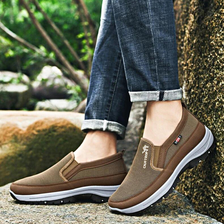 Scarpe da trekking da uomo comode e traspiranti - ideali per qualsiasi avventura