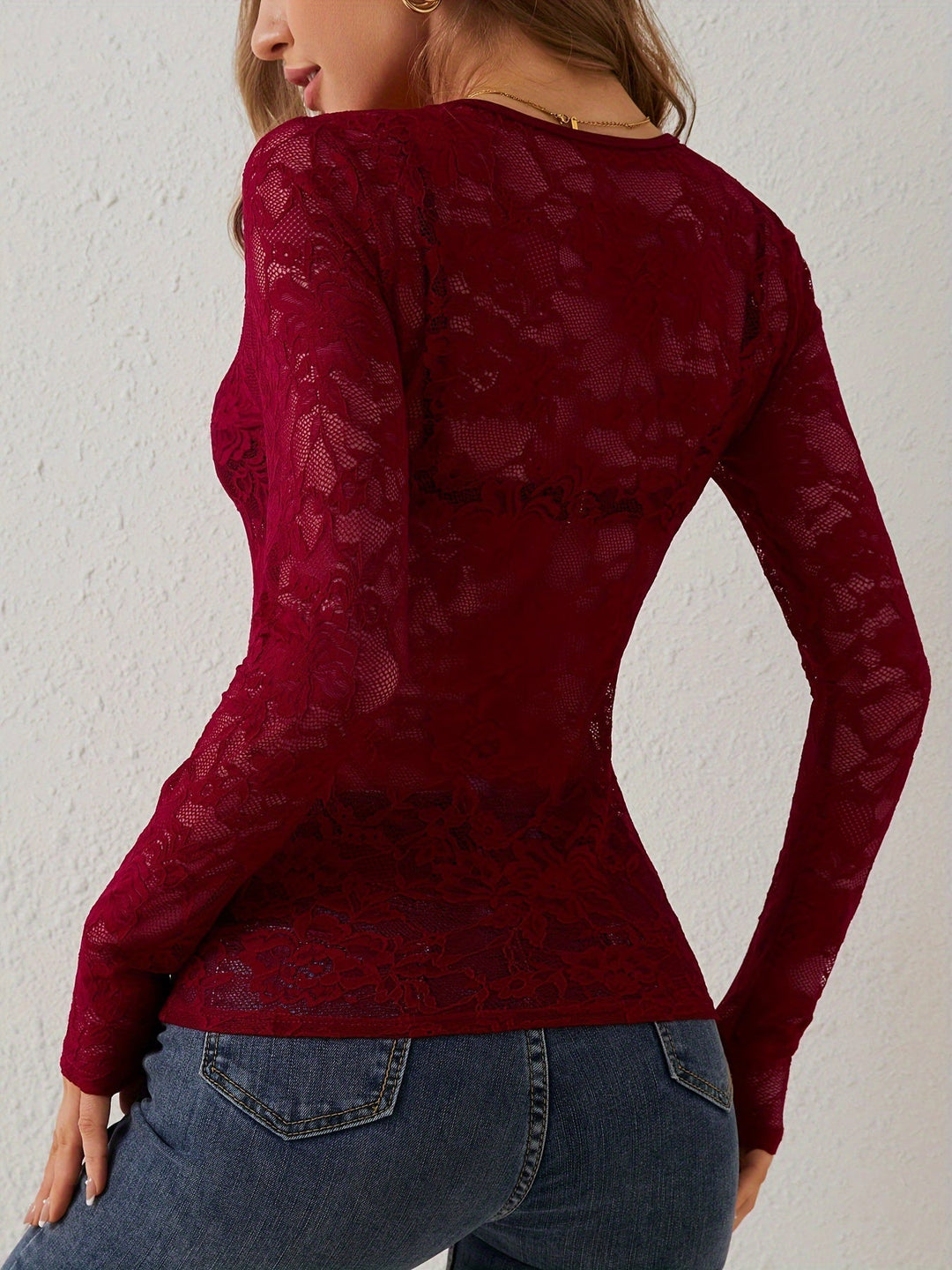 Elegante camicia da donna in pizzo - un look elegante e alla moda