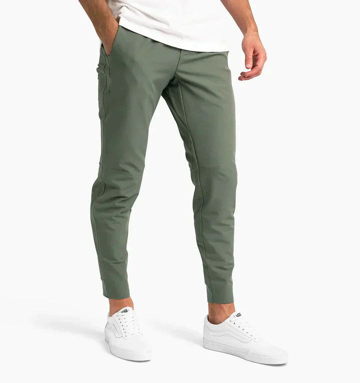 Pantaloni business da uomo esclusivi e oversize: una garanzia di stile elegante