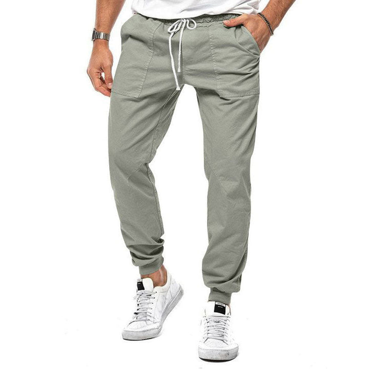 Comodi pantaloni da uomo per il tempo libero in un classico design monocromatico