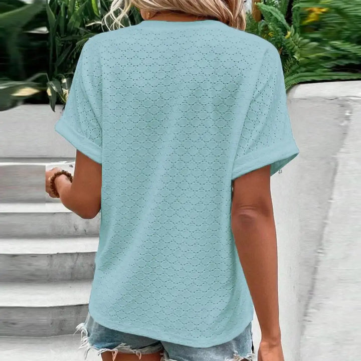 Elegante top da donna con scollatura a punta - un'aggiunta elegante e alla moda a qualsiasi guardaroba