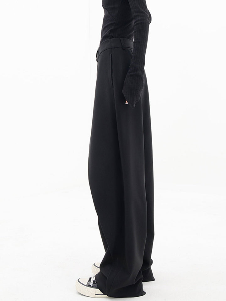 Pantaloni larghi da donna - taglio comodo ed elegante per un look alla moda