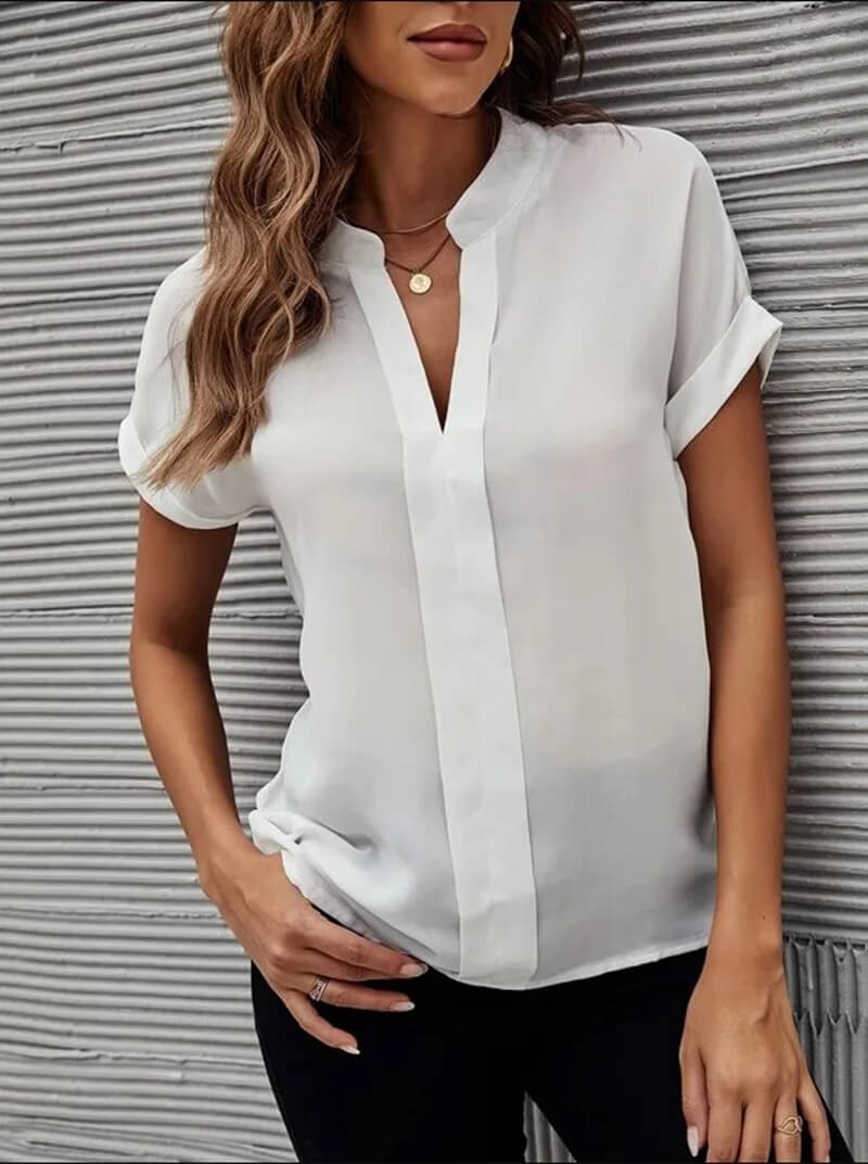 Cadenza™ - Eleganza Rilassata, Blusa con Scollo a V e Maniche Corte