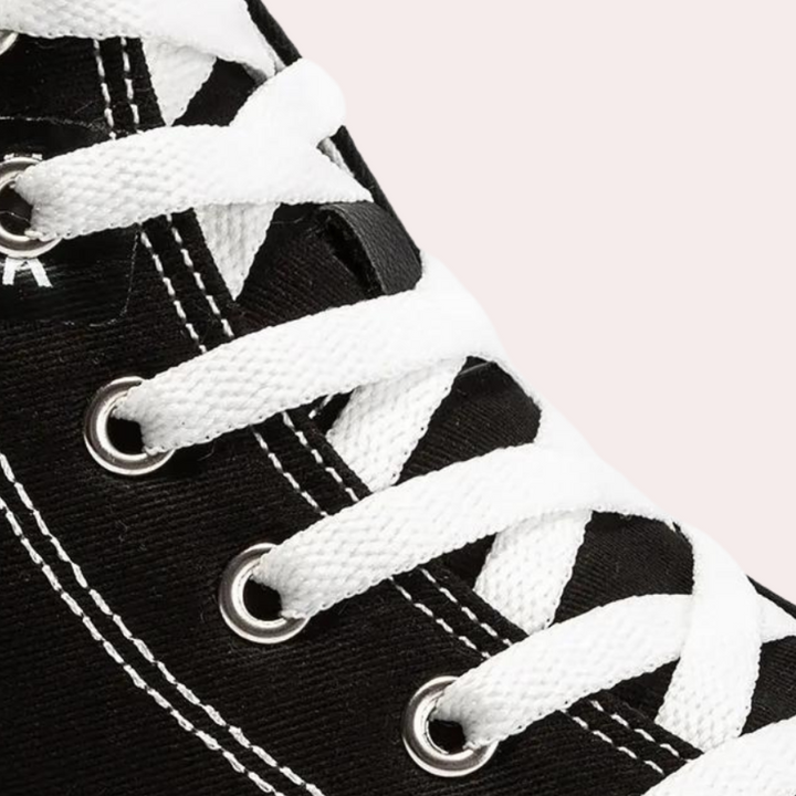 Sneakers alte moderne e alla moda per uomo di Barca