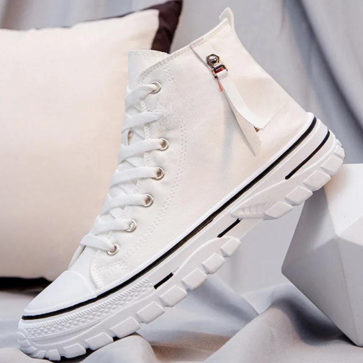 Sneakers alte moderne e alla moda per uomo di Barca