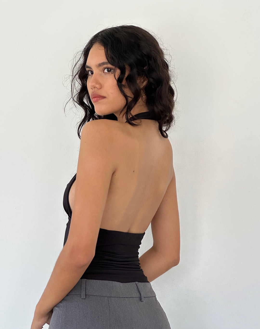 <div>Gaelle - Top raffinato con profondo scollo a V seducente</div>