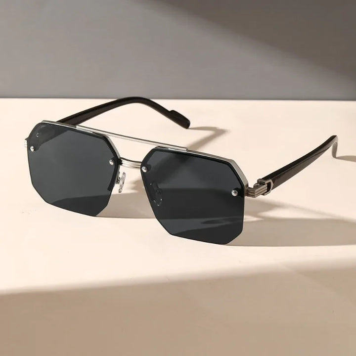 Moderna e geometrica Sonnenbrille per bambini per un look elegante