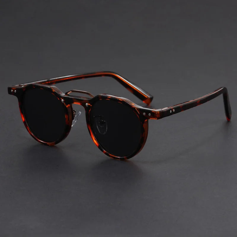 Stylowe męskie okulary przeciwsłoneczne – elegancki i modny dodatek na co dzień