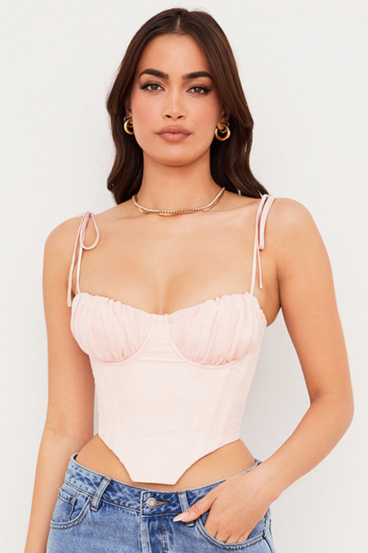<html>
<p>Indira - Elegante top in chiffon con corsetto per un tocco di raffinatezza.</p>
</html>