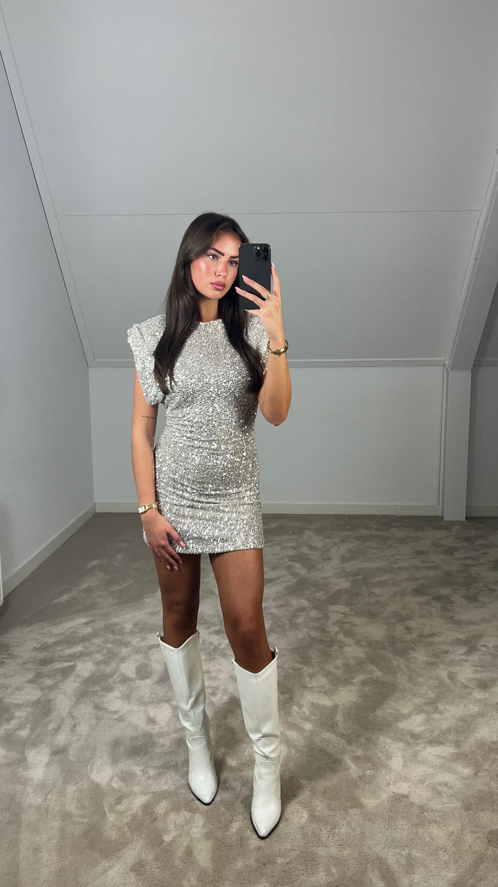 Vayenna – Glamoureuze mini jurk met gewatteerde schouder en pailletten