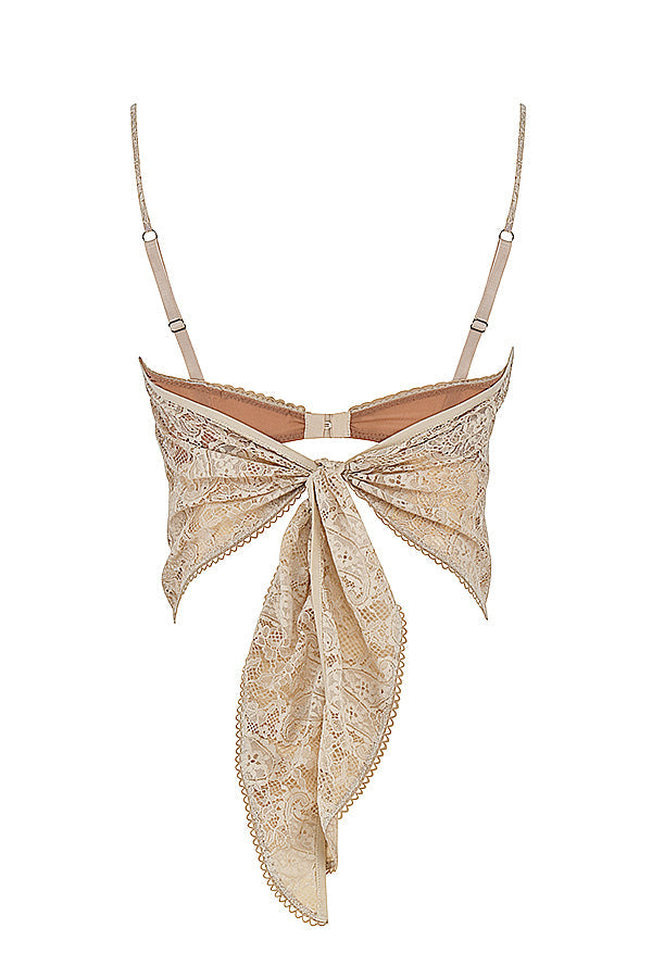 <html>
<p>Helisette - Top elegante bustier con bordi raffinati</p>
</html>