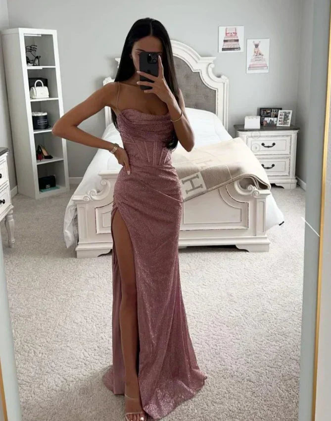 Elegant Sabina Avondjurk met Verleidelijk Split en Mooie Sweetheart Halslijn