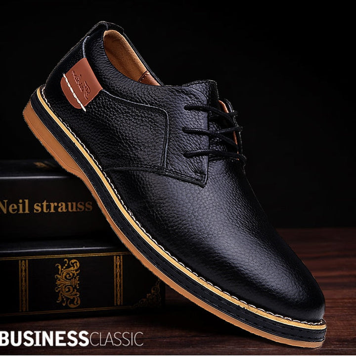 Eleganti scarpe oxford da uomo in pelle di lusso disponibili in diversi colori