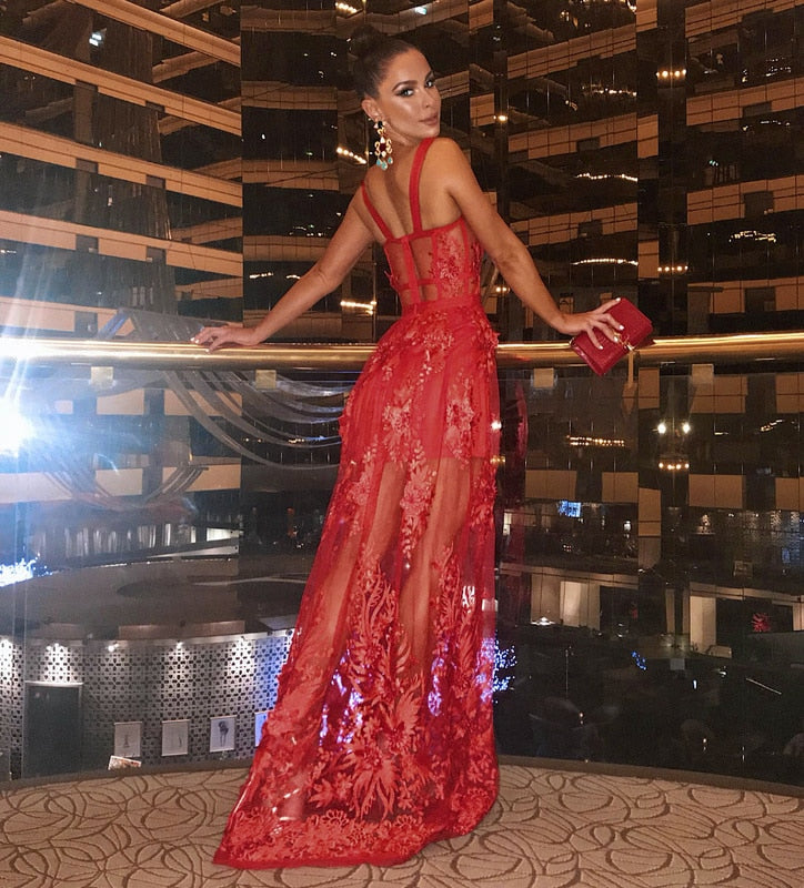 <html><body>Elea - Elegante Long Dress in Rete con Splendida Stampa Floreale</body></html>