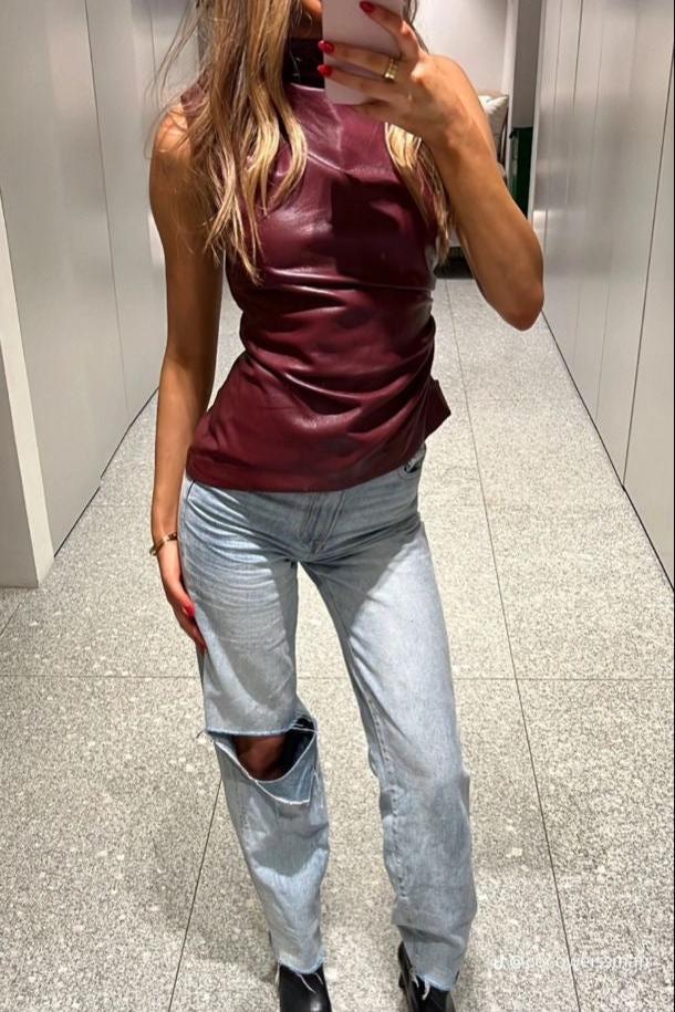 <html><body><p>Iolana - Elegante Maglia Slim-fit in Pelle per un Look Raffinato</p></body></html>