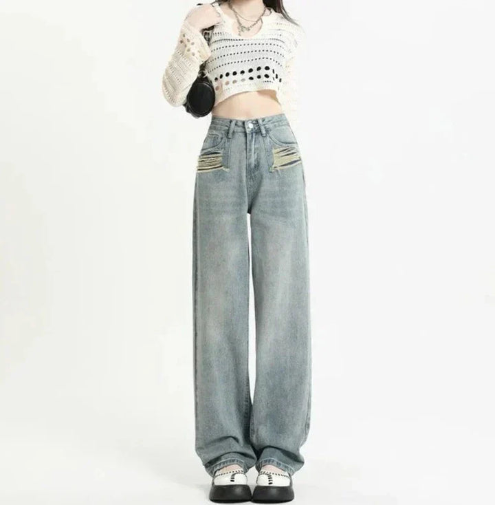 Jeans da donna di tendenza con tasche strappate alla moda