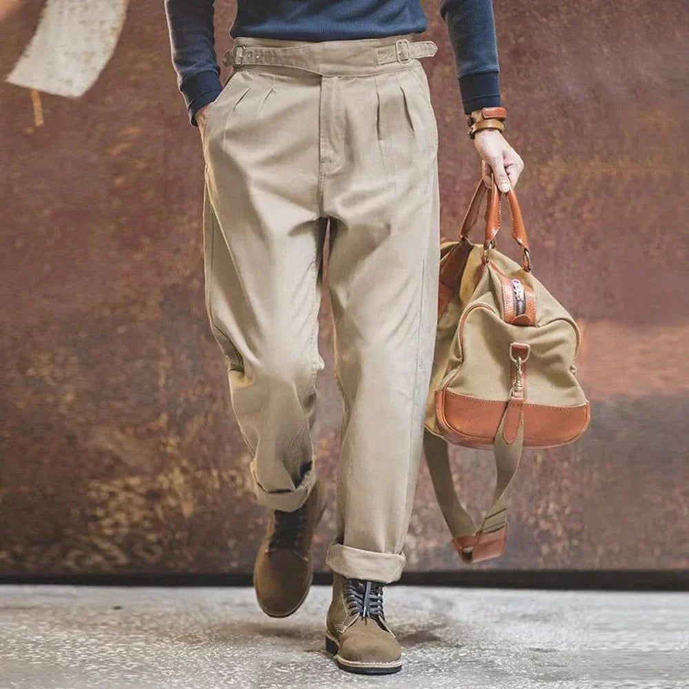 Pantaloni eleganti da uomo con elegante plissettatura anteriore